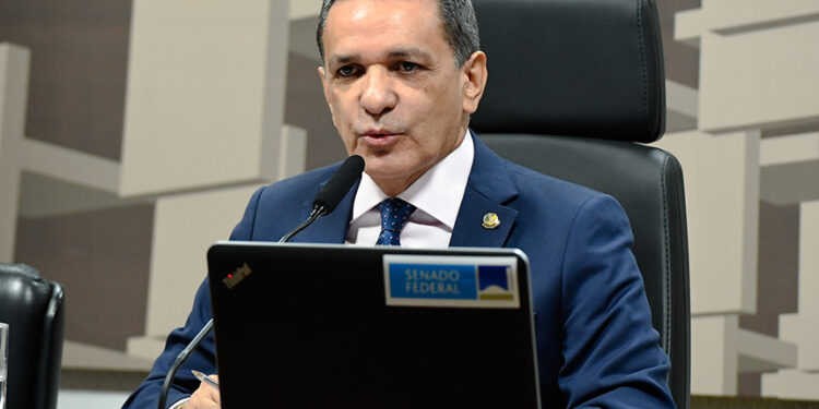 CAE vota na terça abatimento no Fies e incentivos para contratação de aprendizes — Senado Notícias