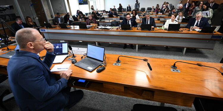 Comissão de Meio Ambiente analisa indicações para diretoria da ANA — Senado Notícias