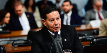 CRE vai debater defesa nacional, soberania e paz com ministro da Defesa — Senado Notícias