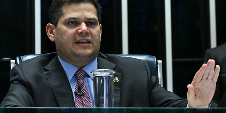 Davi pede que Congresso siga cumprindo sua missão pelo Brasil — Senado Notícias