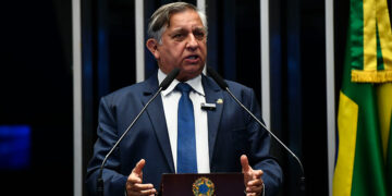 Izalci pede união para ‘impedir o avanço do autoritarismo no Judiciário’ — Senado Notícias