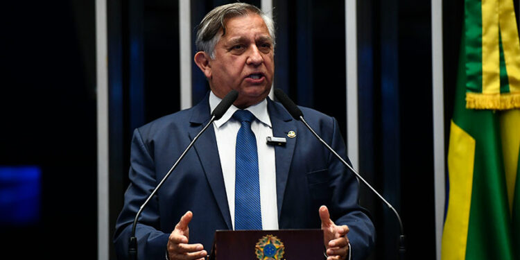 Izalci pede união para ‘impedir o avanço do autoritarismo no Judiciário’ — Senado Notícias