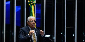 Girão denuncia ‘chantagem’ para senador Marcos do Val deixar o mandato — Senado Notícias