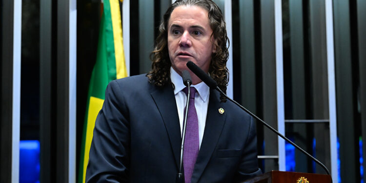 Veneziano destaca investimentos federais na Paraíba — Senado Notícias