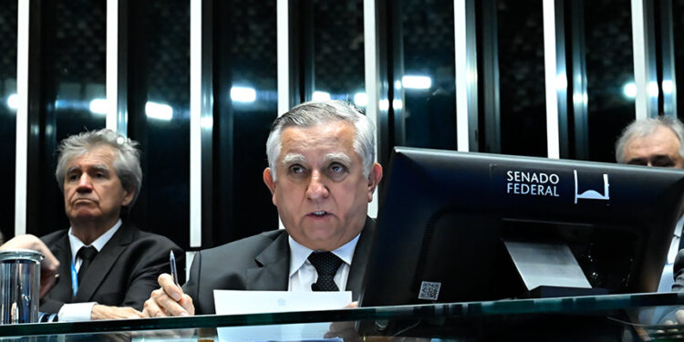 Sessão no Plenário destaca importância social e política da maçonaria — Senado Notícias