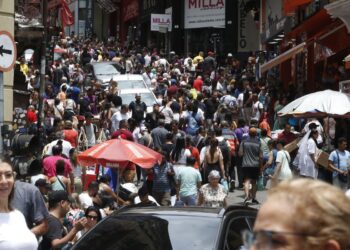 Inadimplência de famílias cresce na cidade de SP, diz Fecomercio