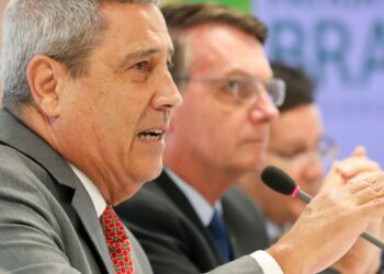 Moraes pede parecer da PGR sobre pedido para soltar Braga Netto