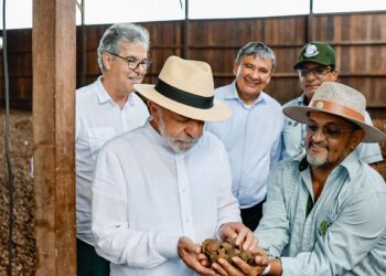 Em discurso no Acre, Lula critica motim de parlamentares da oposição