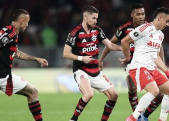 Nacional acompanha duelo final entre Inter e Fla pela Libertadores