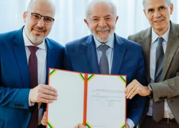 Lula assina nomeação de André Basbaum para a presidência da EBC 