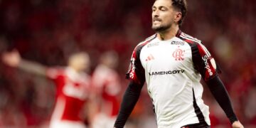 Flamengo volta a derrotar o Internacional e avança na Libertadores