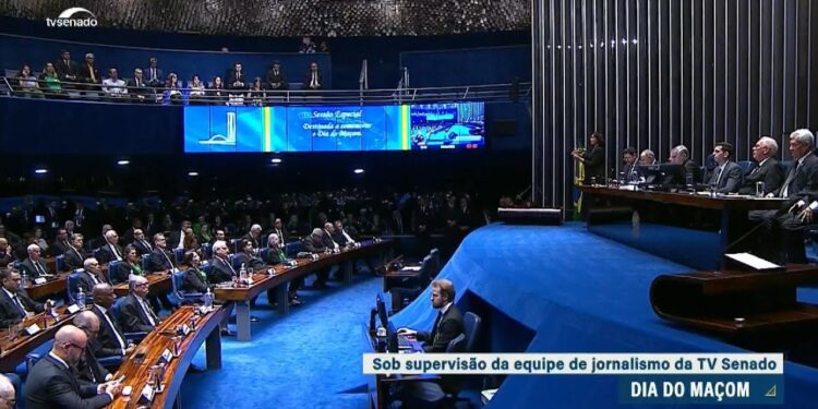Vídeo: Maçonaria recebe homenagem do Senado