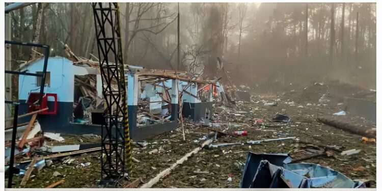 Explosão em fábrica deixa 9 desaparecidos e 7 feridos no Paraná