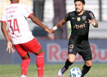 De olho no G4, Botafogo recebe Bragantino neste sábado pelo Brasileiro