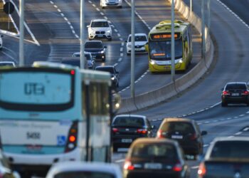 Governo federal recebe sugestões para levar internet a rodovias