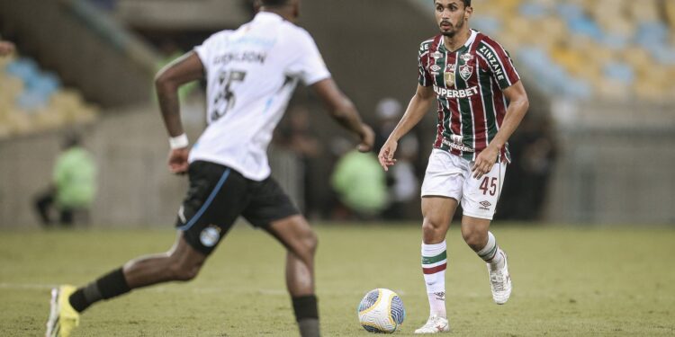 Duelo de Tricolores: Flu recebe Grêmio pela 18ª rodada do Brasileirão