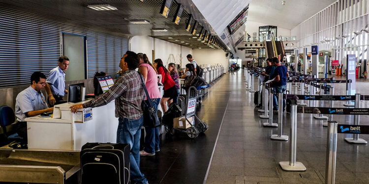 Flexibilidade na compra de passagem aérea vai ser votada na CI — Senado Notícias