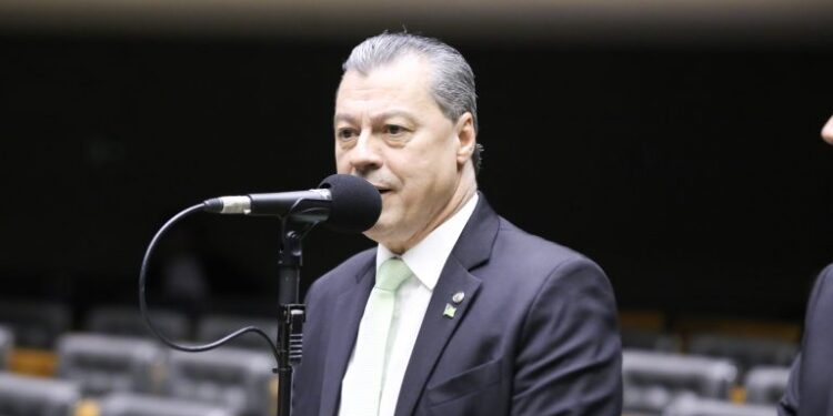 Comissão aprova projeto que cria cadastro de voluntários para ações de apoio em desastres – Notícias