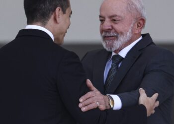 Relações com países sul-americanos são prioridades, diz Lula a Noboa