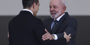 Relações com países sul-americanos são prioridades, diz Lula a Noboa