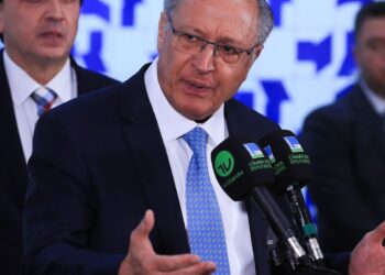 Na Câmara, Alckmin pede urgência em propostas sobre exportações