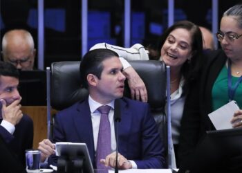 Câmara aprova urgência para isenção do IR de quem ganha até R$ 5 mil