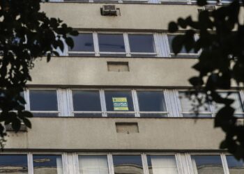 Parcela de famílias que pagam aluguel sobe 25% em 8 anos, mostra IBGE