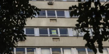 Parcela de famílias que pagam aluguel sobe 25% em 8 anos, mostra IBGE