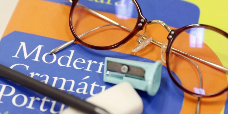 Oftalmologistas alertam para riscos de atendimento por “não médicos”