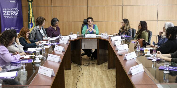 Ligue 180 recebe 86 mil denúncias de violência contra mulher até julho