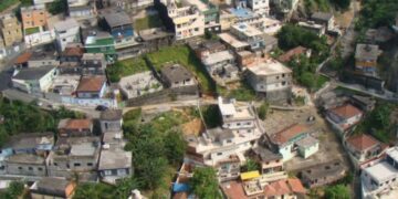 Santos decreta situação de emergência após incêndio em comunidade