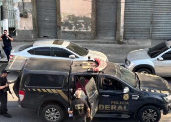 PF prende 14 pessoas de quadrilha que criou 330 empresas de fachada