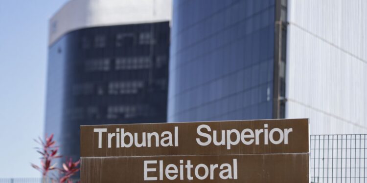 TSE empossa dois ministros indicados por Lula