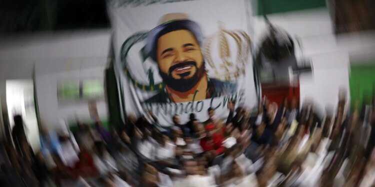 Sambista perfeito: Arlindo Cruz é celebrado com festa no Império Serrano