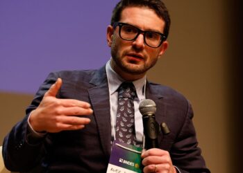 Tarifaço é ineficaz até para americanos, diz economista de Harvard