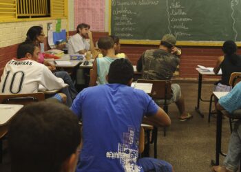 Nascidos em setembro e outubro recebem quinta parcela do Pé-de-Meia