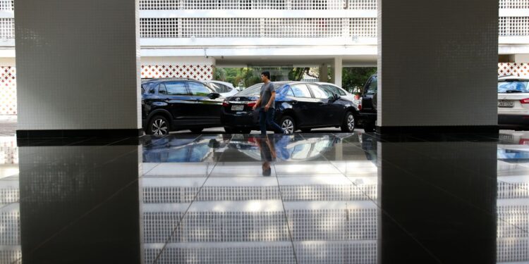 Proporção de brasileiros que moram sozinhos cresce 52% em 12 anos