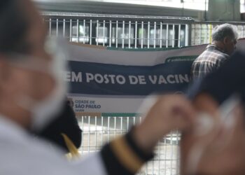Rio amplia vacinação contra covid-19 para pessoas com baixa imunidade