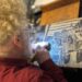 Artista com baixa visão fala da potência de pessoas com deficiência