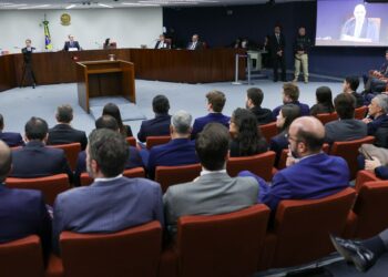 Saiba como foi o 1º dia do julgamento de Bolsonaro e mais sete réus