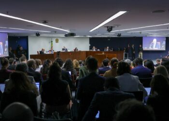 Heleno se distanciou de Bolsonaro e não sabia de golpe, diz advogado