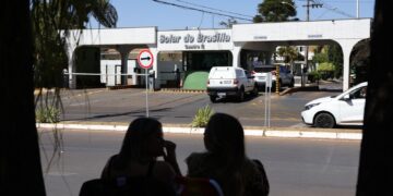 Polícia reconhece falhas em relatório de vistoria na casa de Bolsonaro