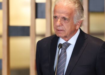 Crise entre Venezuela e EUA preocupa, diz ministro da Defesa do Brasil