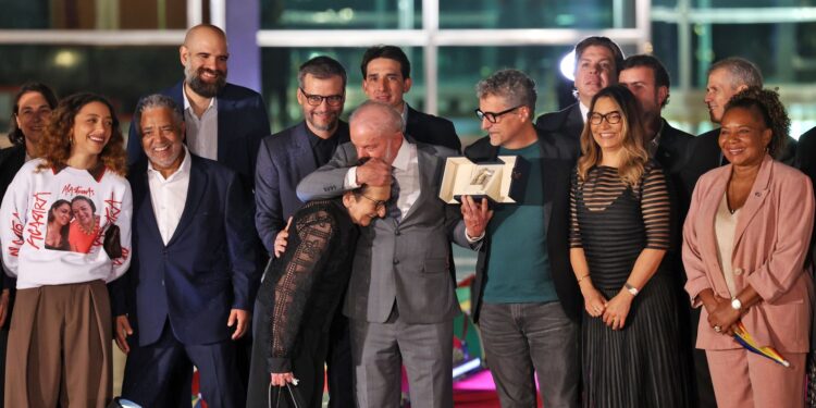 “O Agente Secreto vai representar o nosso cinema com louvor”, diz Lula