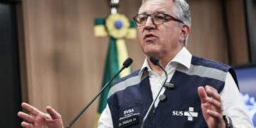 Saúde lista principais sinais e sintomas de intoxicação por metanol