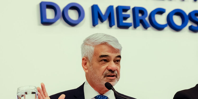 Humberto Costa é o novo presidente do Parlasul — Senado Notícias