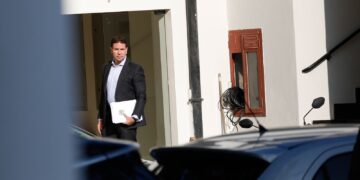 Fux vota por suspender todo processo sobre golpe contra Ramagem