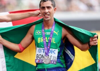 Caio Bonfim é prata na prova de 35 km do Mundial de Atletismo