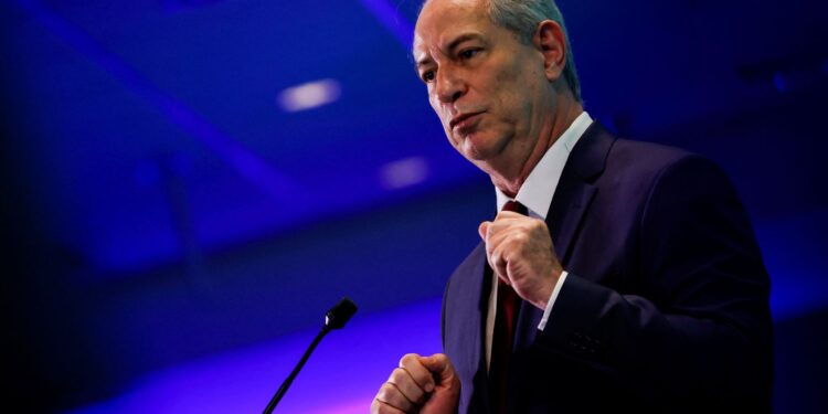 Justiça Eleitoral do Ceará nega pedido de prisão de Ciro Gomes