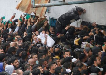 Ordem para saída da população provoca pânico na Cidade de Gaza